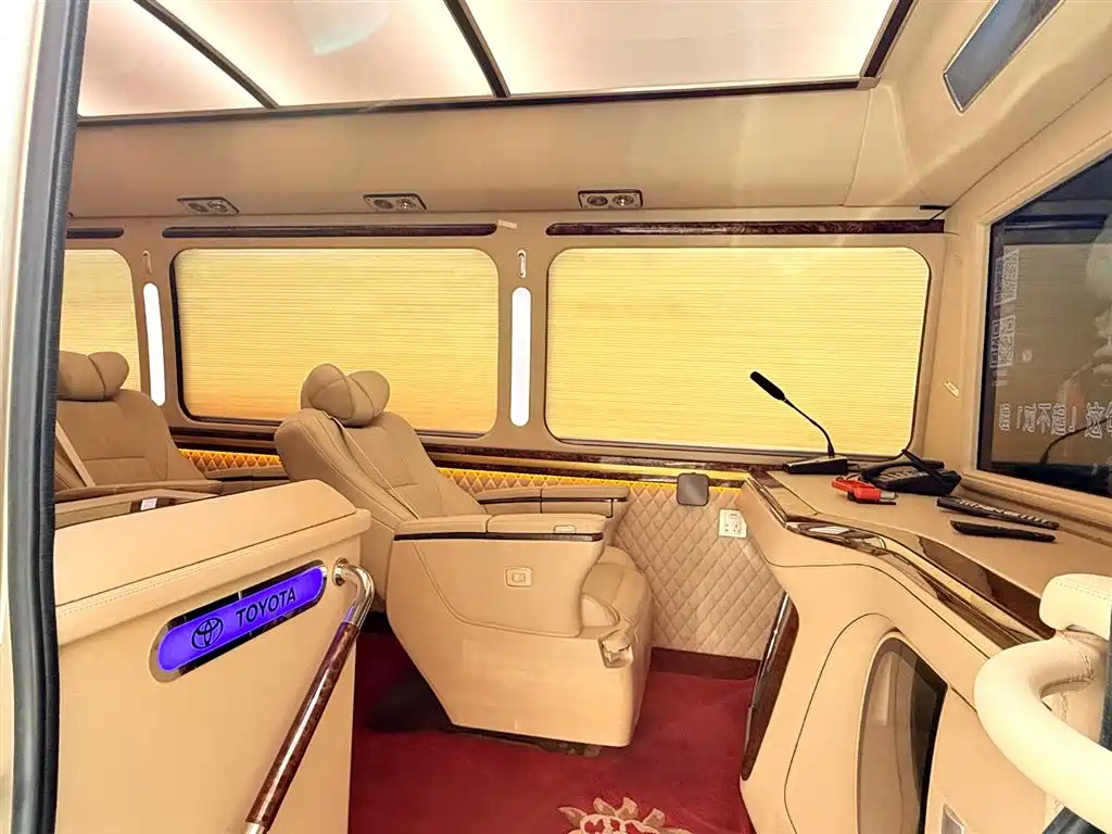 Toyota Coaster 2020 — фото 12