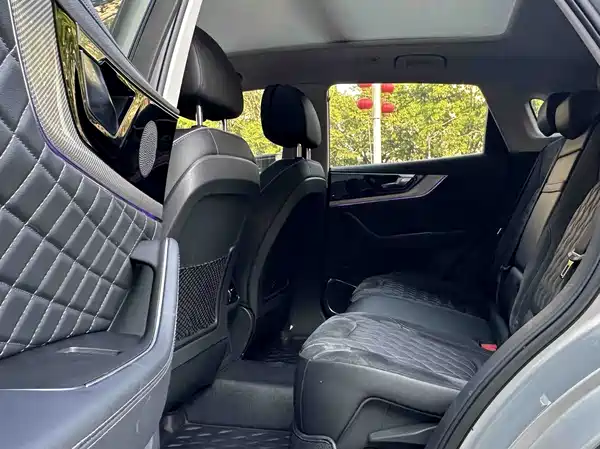 Hongqi HS5 2020
