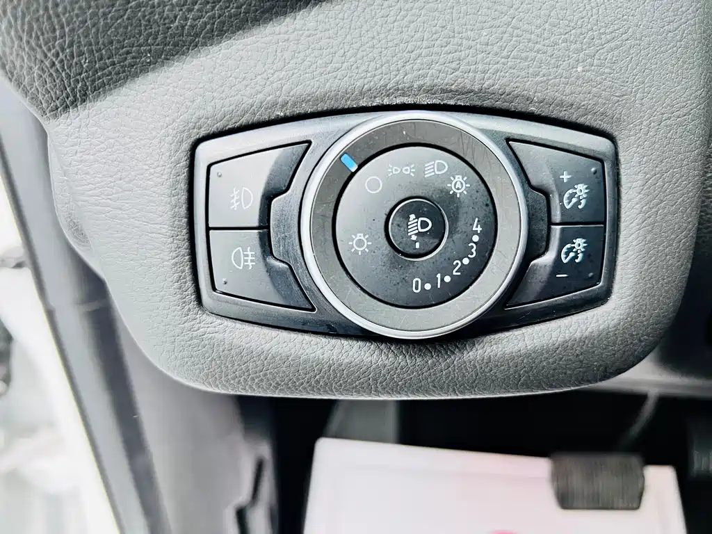 Ford Kuga 2017 — фото 12