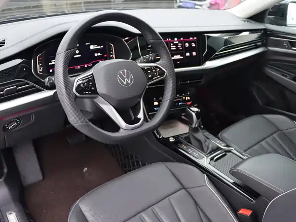 Volkswagen Passat 2023