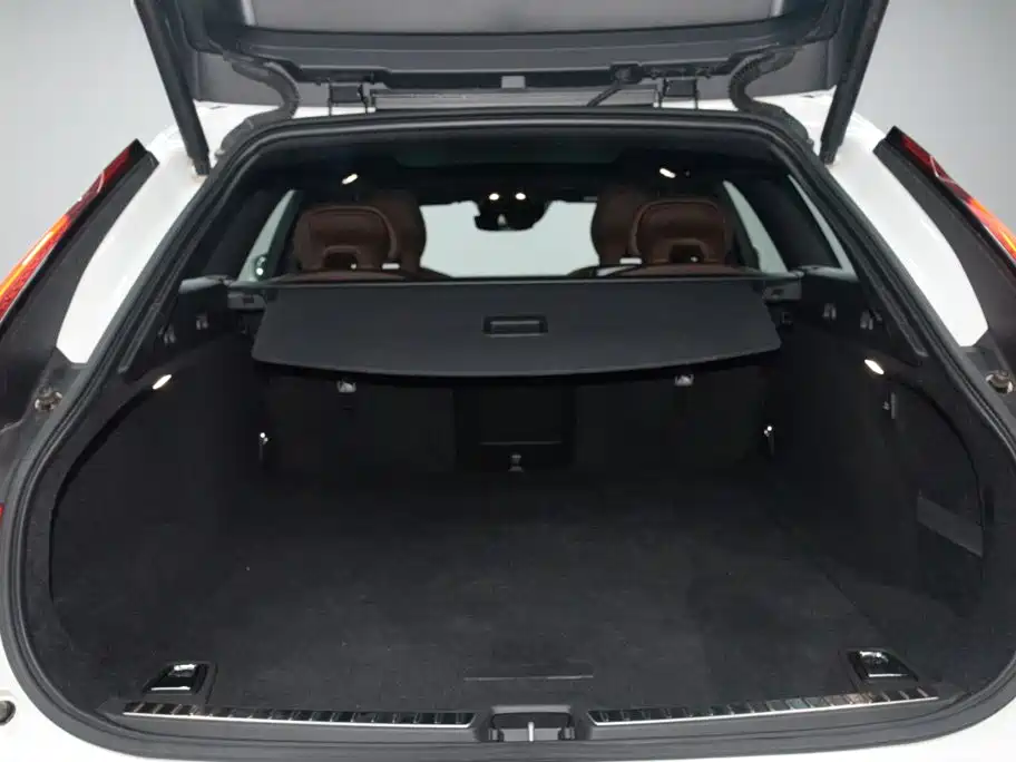 Volvo V90 2023 — фото 16