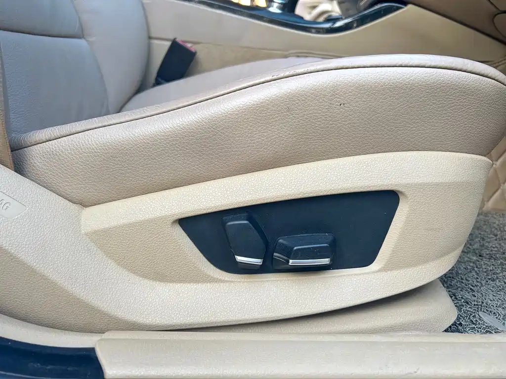 BMW 5 Series 2013 — фото 18