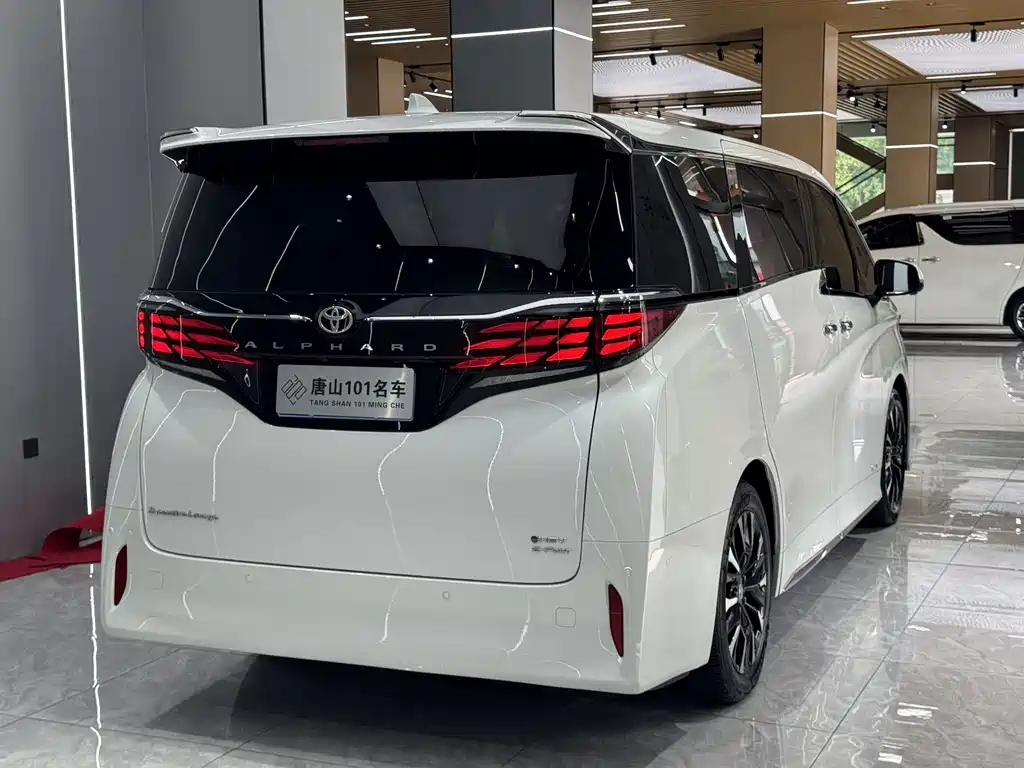 Toyota Alphard 2024 — фото 8