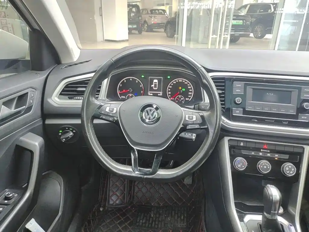 Volkswagen T-Roc 2019 — фото 11
