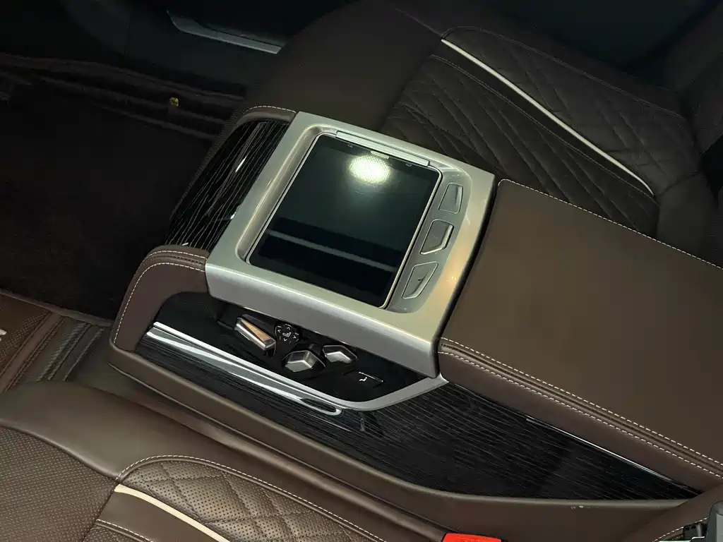 BMW 7 Series 2022 — фото 16