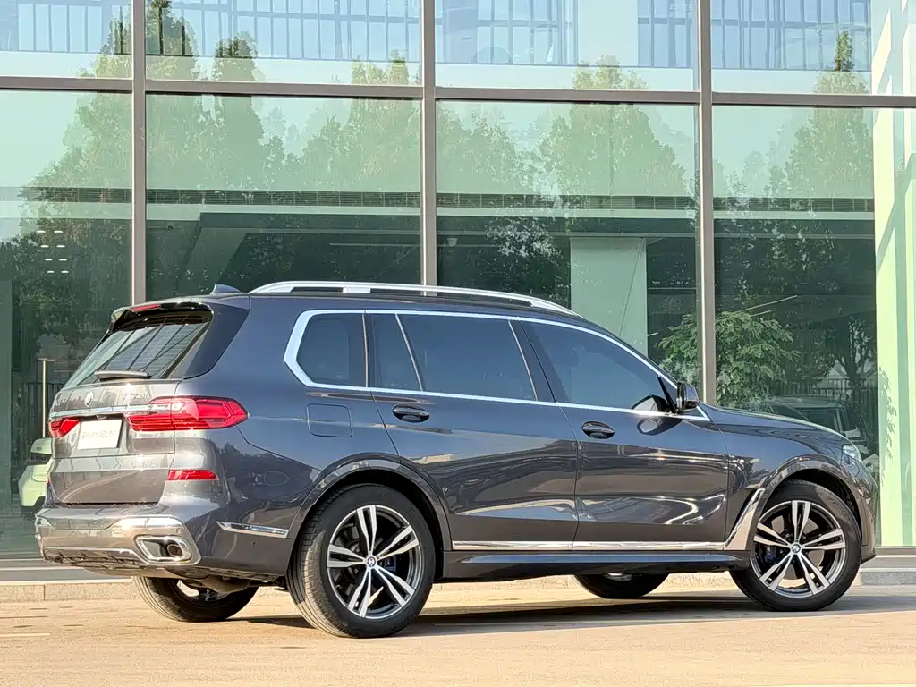 BMW X7 2020 — фото 29