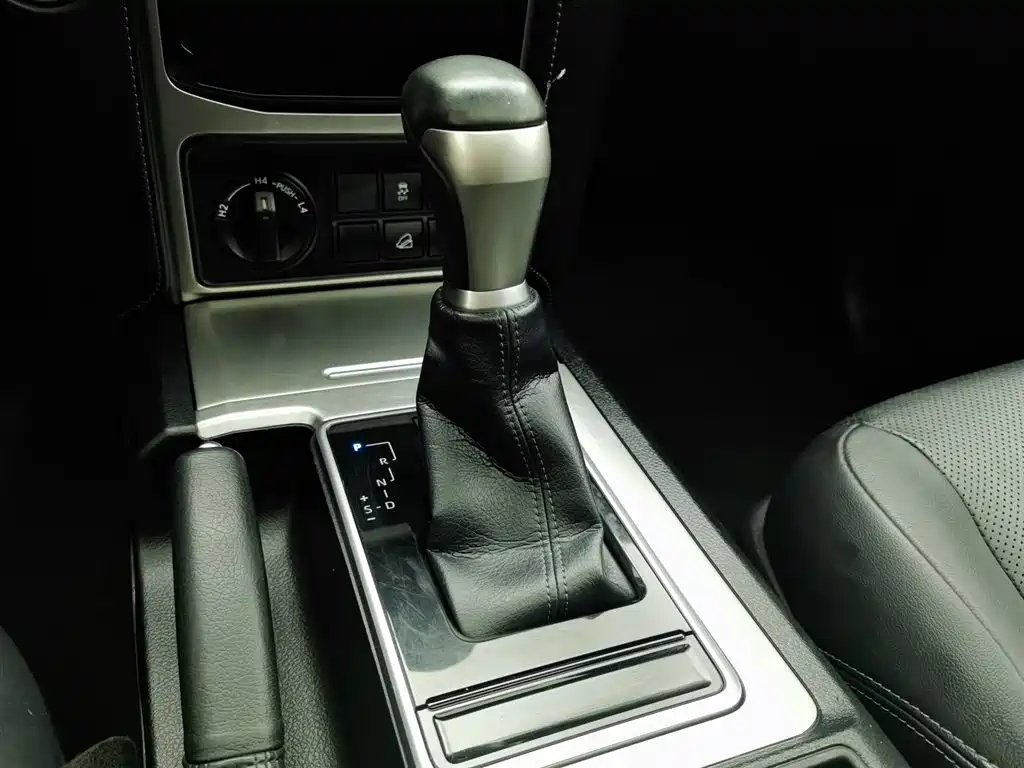Toyota Prado 2018 — фото 13