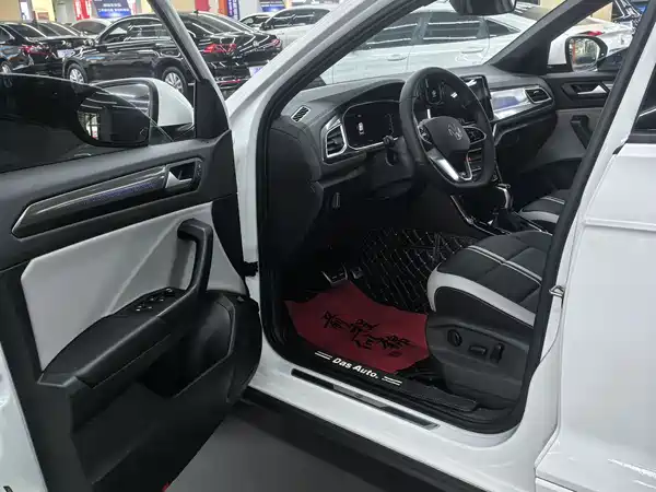 Volkswagen T-Roc 2023