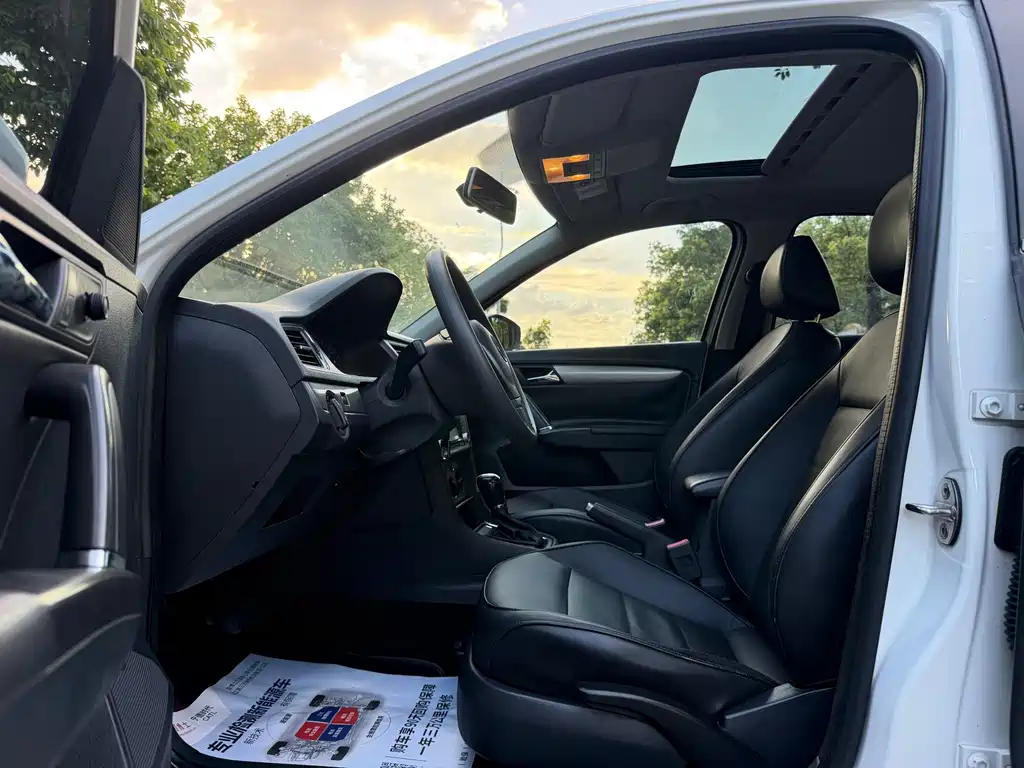 Volkswagen Lavida 2015