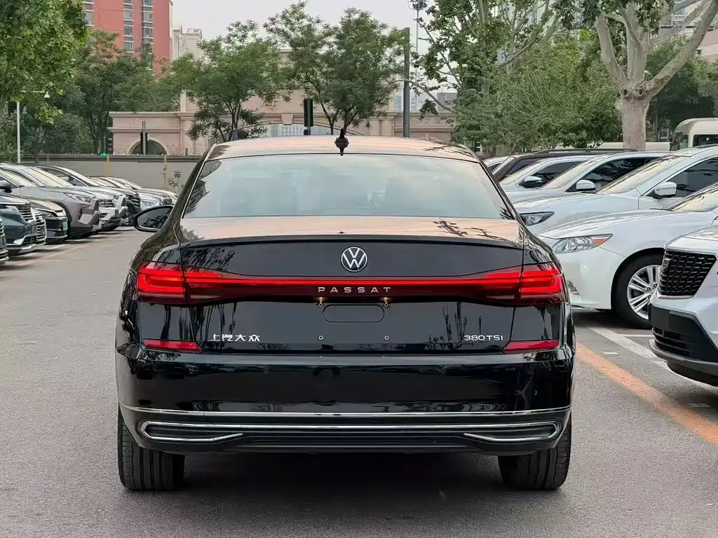 Volkswagen Passat 2024
