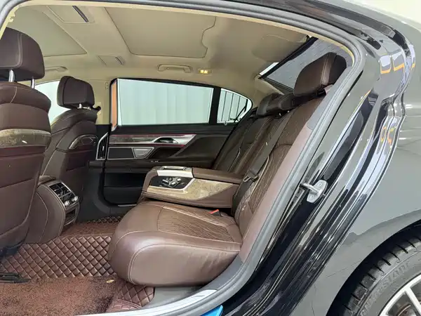 BMW 7 Series 2021