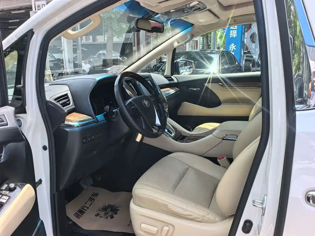 Toyota Alphard 2017 — фото 5