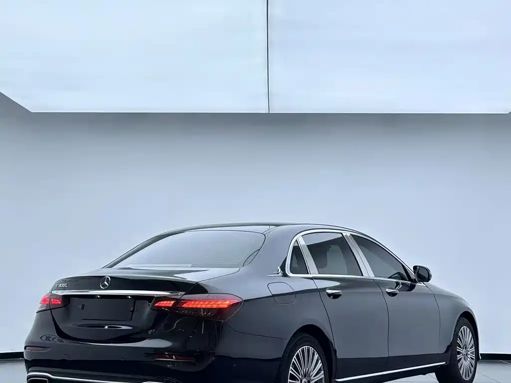 Mercedes-Benz E-Class 2021 — фото 3