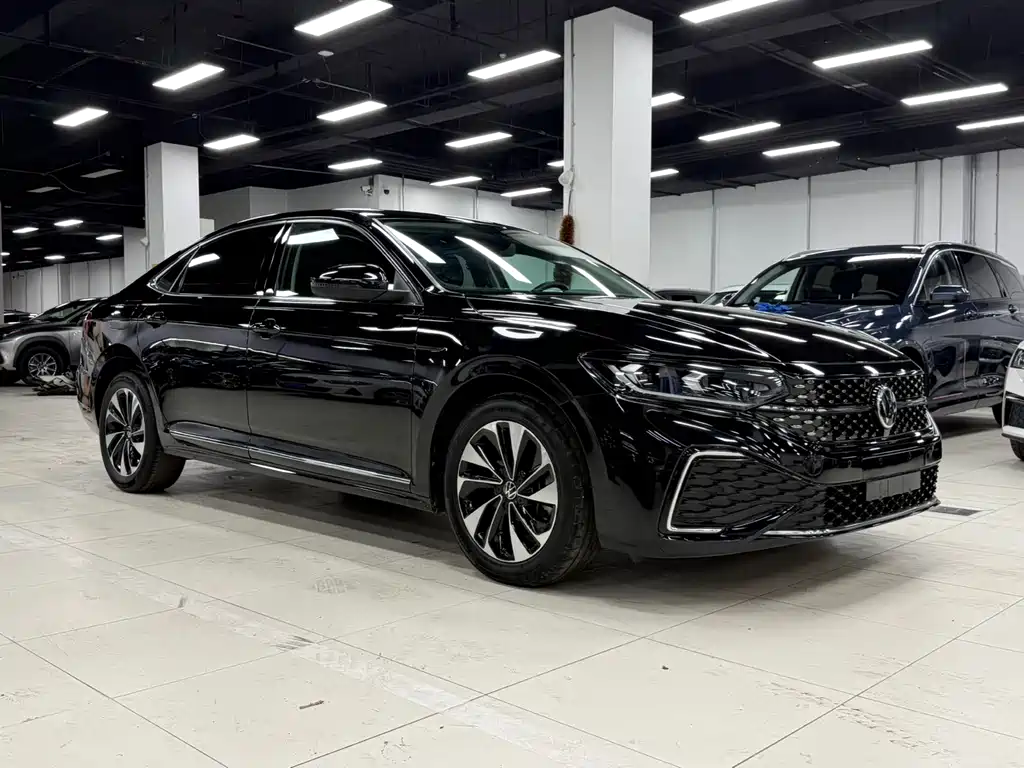 Volkswagen Passat 2023