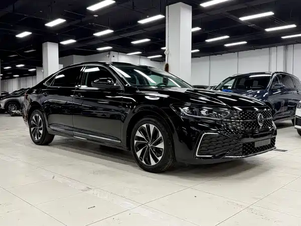 Volkswagen Passat 2023
