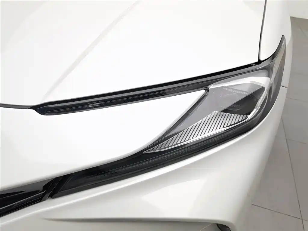 Toyota Camry 2025