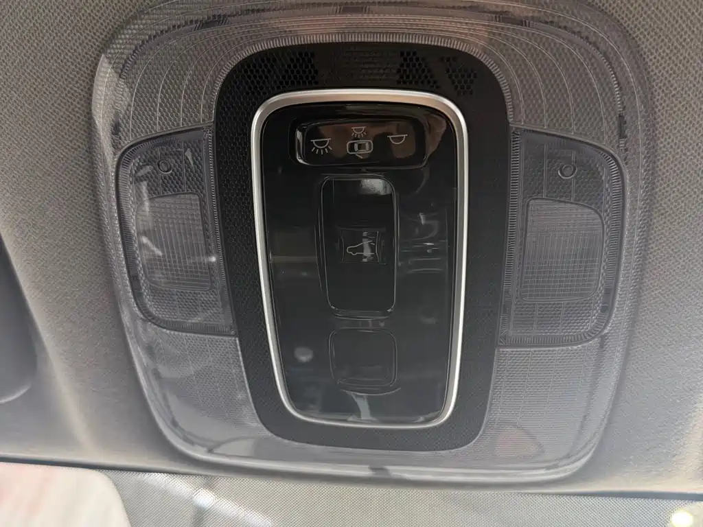 Hyundai Elantra 2023 — фото 16