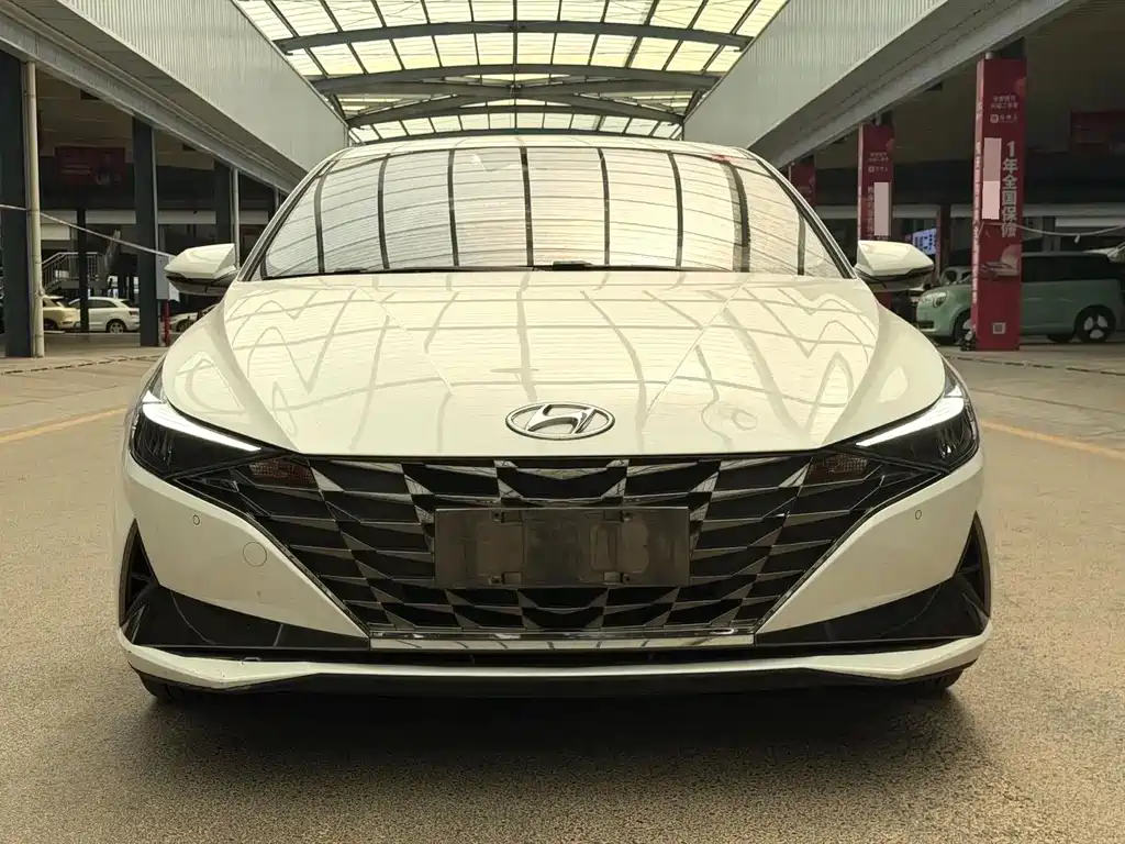 Hyundai Elantra 2022 — фото 2