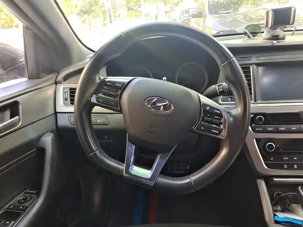 Hyundai Sonata 2016 — фото 11