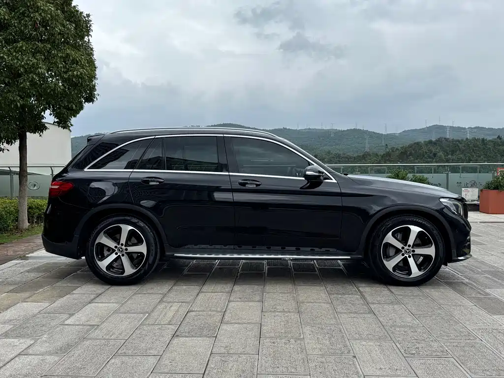 Mercedes-Benz GLC 2018 — фото 8