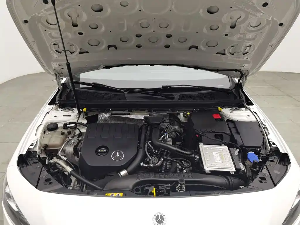 Mercedes-Benz A-Class 2020 — фото 6