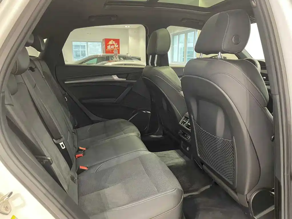 Audi Q5L Sportback 2022 — фото 8