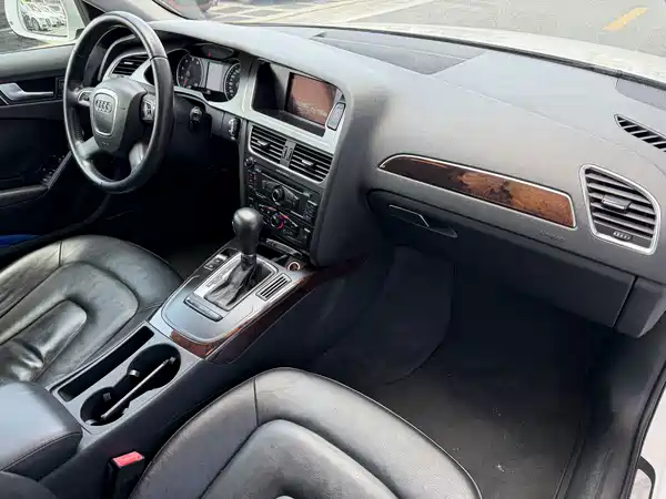 Audi A4L 2011