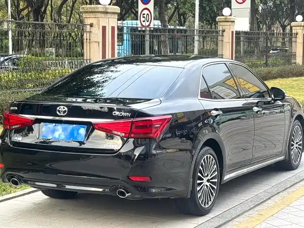 Toyota Crown 2018