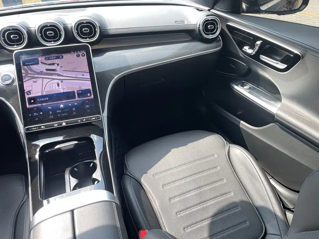 Mercedes-Benz C-Class 2023 — фото 17