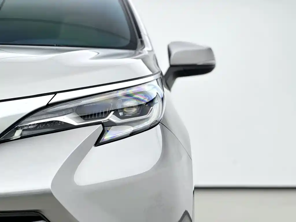 Toyota Sienna 2022 — фото 9