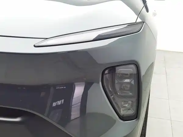 NIO ES8 2023