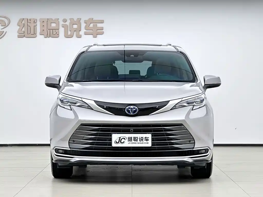 Toyota Sienna 2022 — фото 2