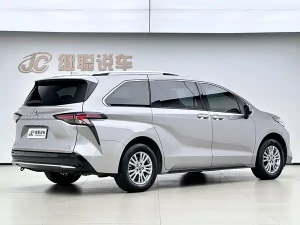 Toyota Sienna 2022