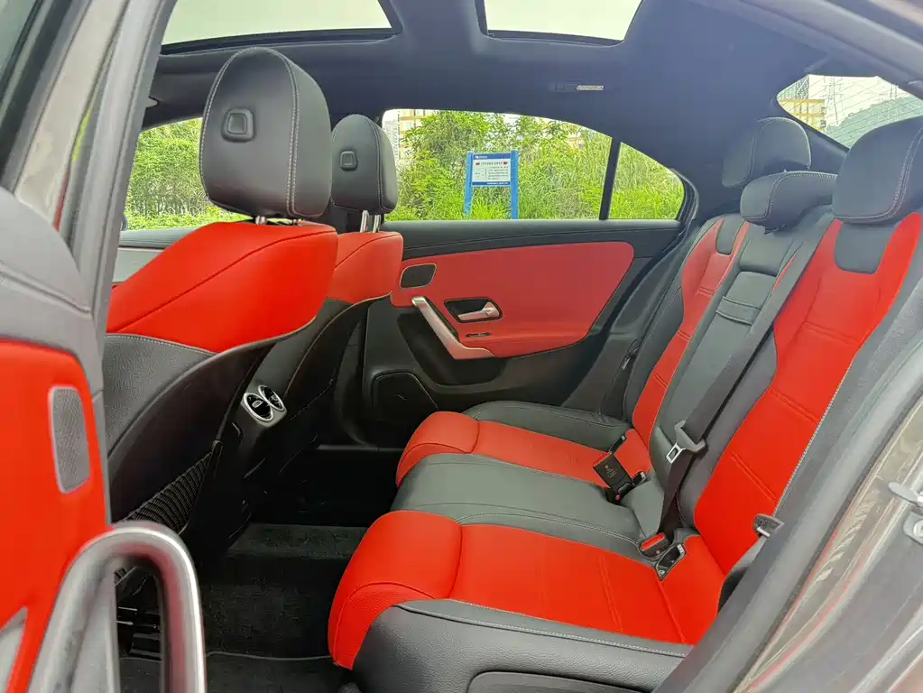 Mercedes-Benz A-Class AMG 2025 — фото 12