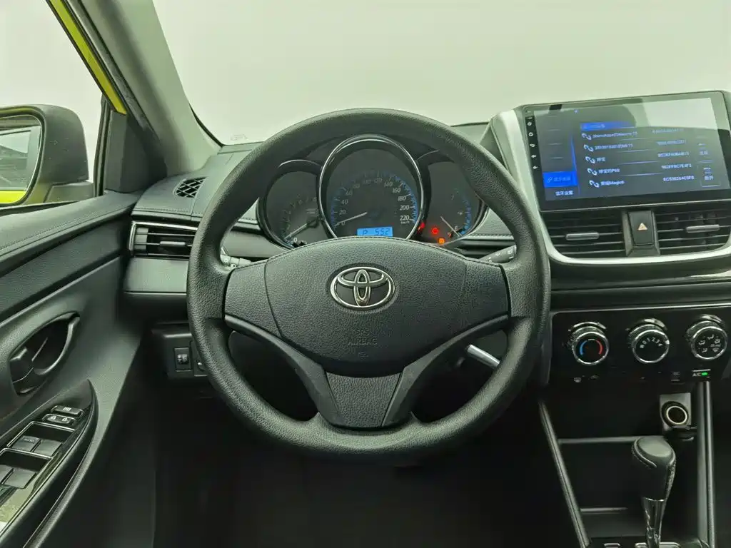 Toyota Yaris L 2019 — фото 11