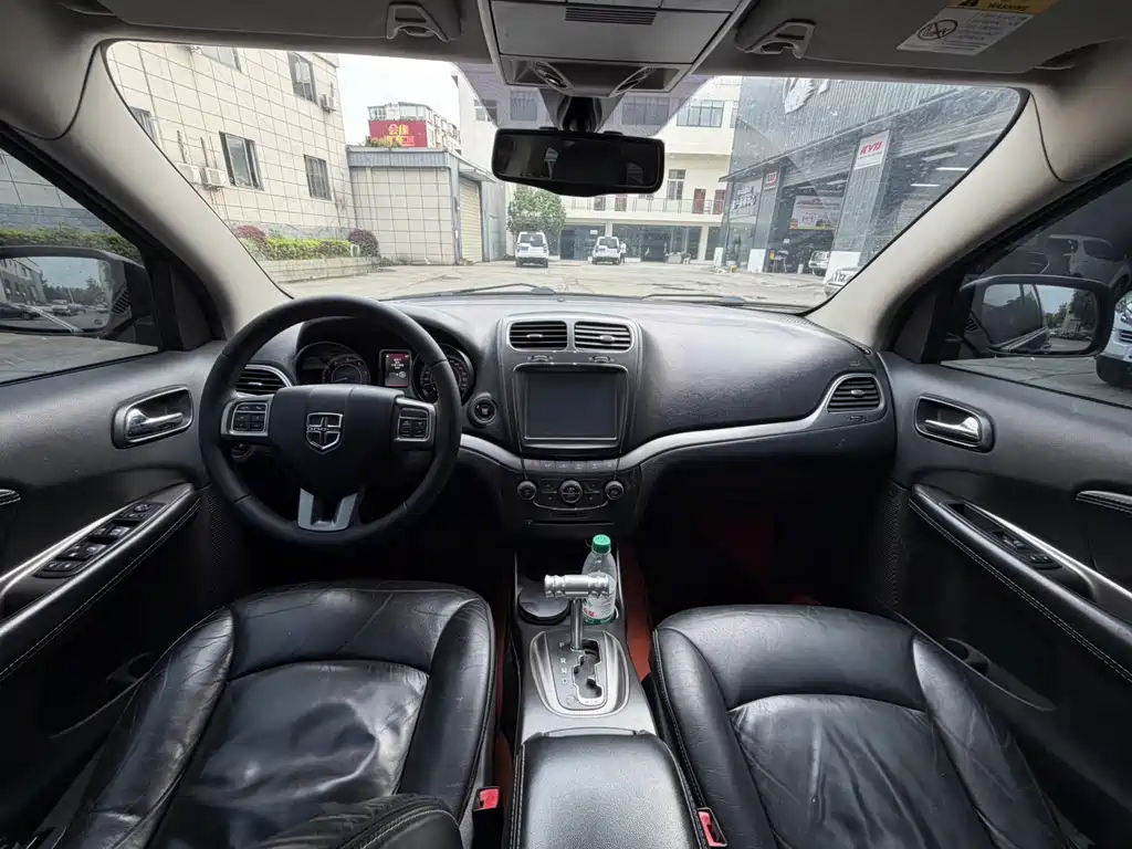 Dodge Journey 2016 — фото 11