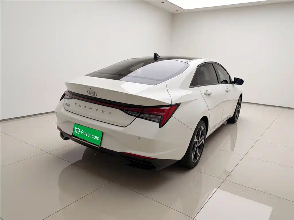 Hyundai Elantra 2021 — фото 25
