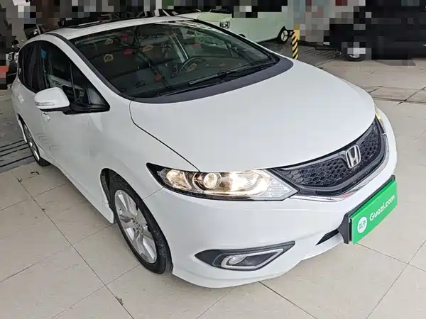 Honda Jade 2015
