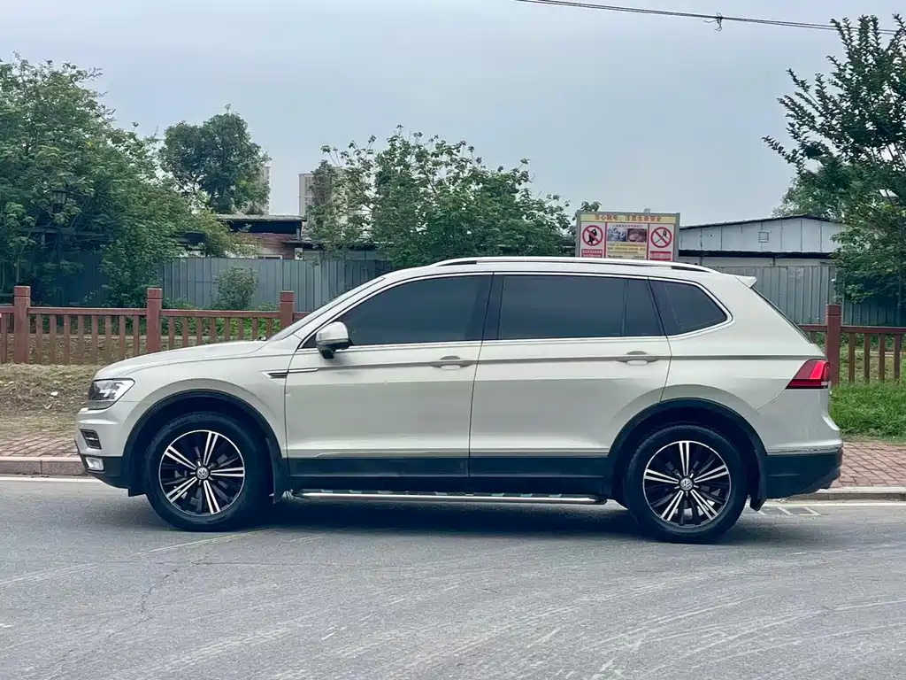 Volkswagen Tiguan L 2019 — фото 10
