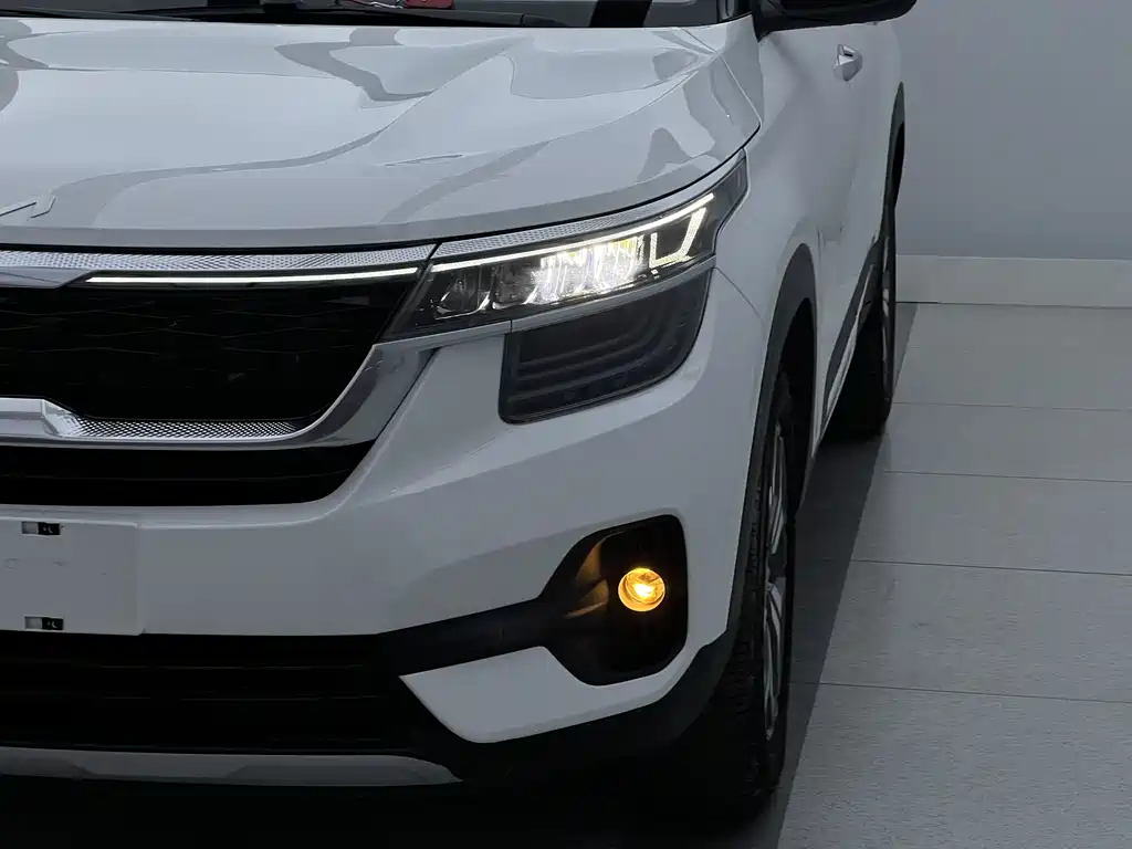Kia KX3 2023 — фото 24