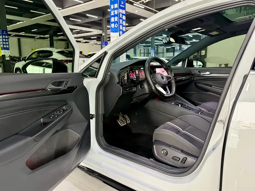 Volkswagen Golf 2023