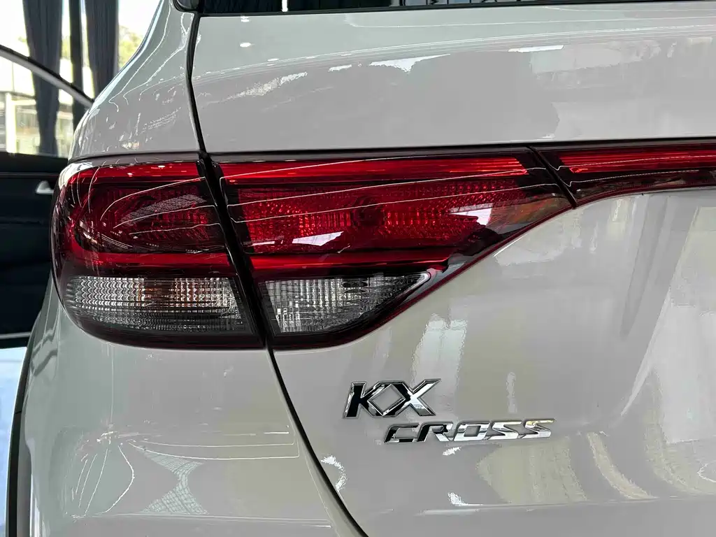 Kia KX Cross 2019 — фото 23