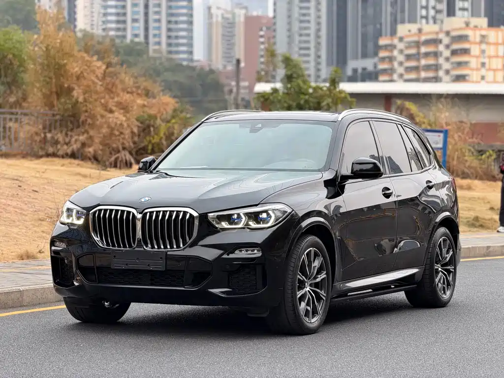 BMW X5 2021 — фото 1