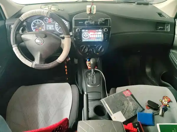 Nissan Tiida 2014