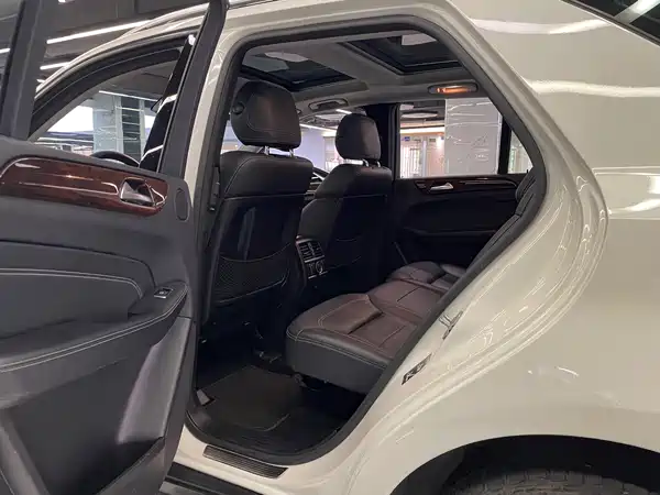 Mercedes-Benz M-Class 2012
