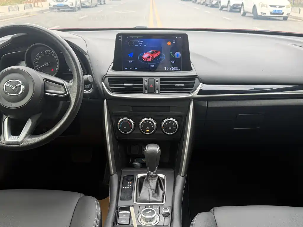 Mazda CX-4 2018 — фото 16