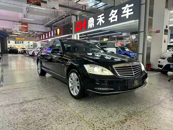 Mercedes-Benz S-Class 2012