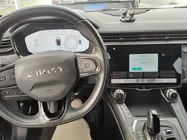Lynk & Co 01 2023