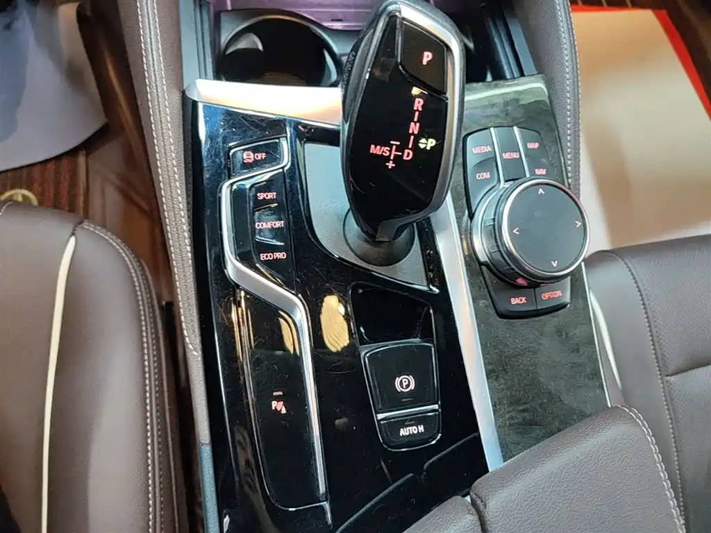 BMW 5 Series 2023 — фото 14