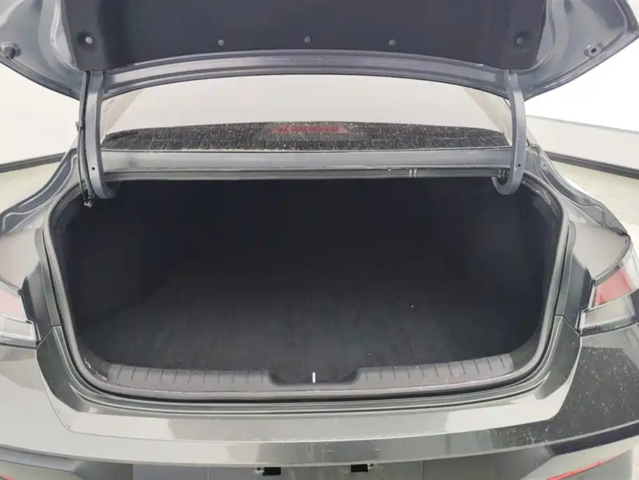 Hyundai Elantra 2024